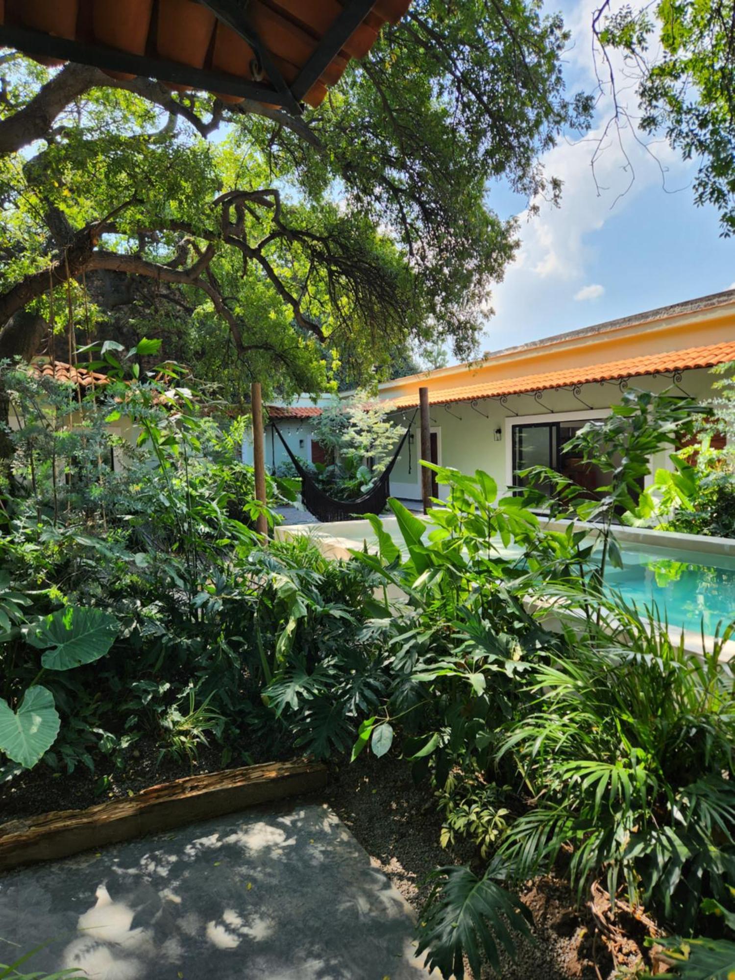 Hotel Boutique Villa Escondida, A Pasos De Lo Mejor En Tlaquepaque Exterior photo